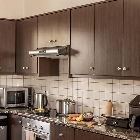 View 9 -fig Tree Bay-jacuzzi-hot Tub