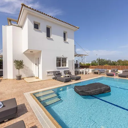 View 9 -fig Tree Bay-jacuzzi-hot Tub *