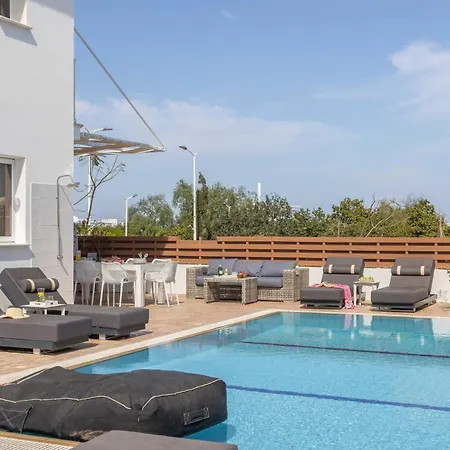 View 9 -fig Tree Bay-jacuzzi-hot Tub *