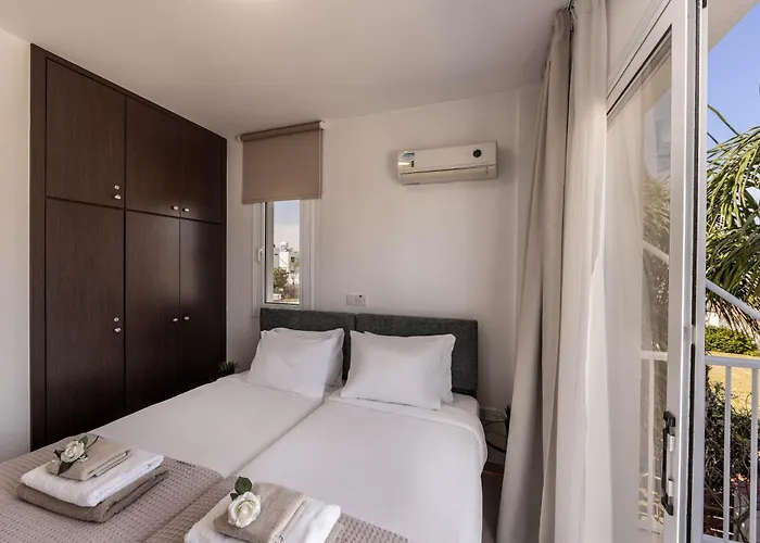 View 9 -fig Tree Bay-jacuzzi-hot Tub