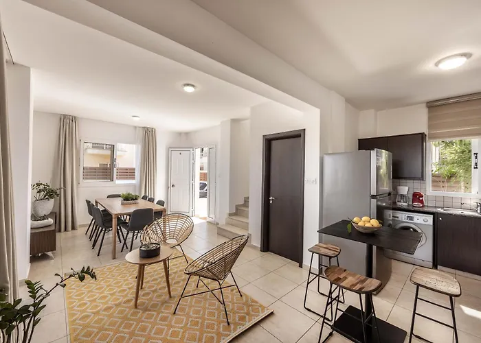 View 9 -fig Tree Bay-jacuzzi-hot Tub Protaras