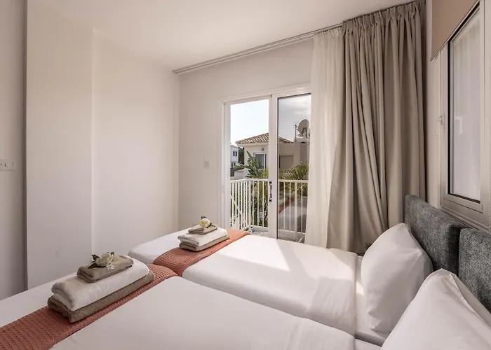 View 9 -fig Tree Bay-jacuzzi-hot Tub * Protaras