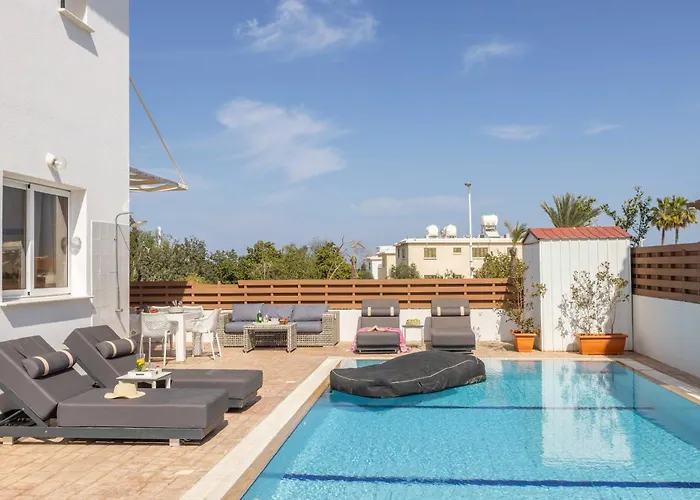 View 9 -fig Tree Bay-jacuzzi-hot Tub * Protaras