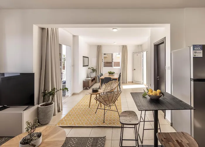 View 9 -fig Tree Bay-jacuzzi-hot Tub *