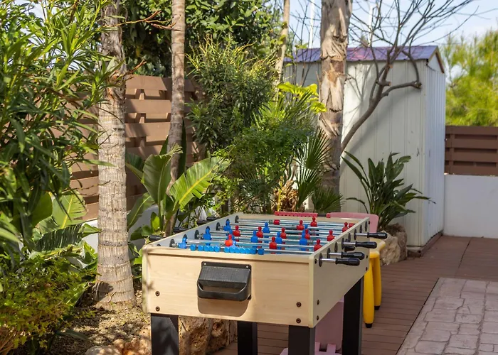 View 9 -fig Tree Bay-jacuzzi-hot Tub