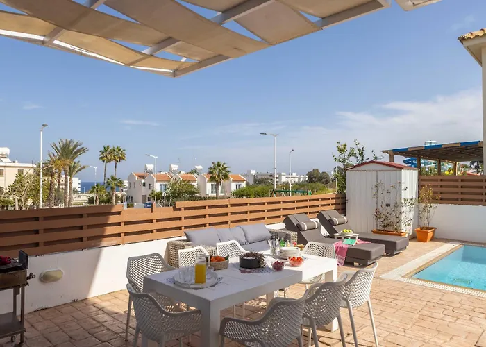 View 9 -fig Tree Bay-jacuzzi-hot Tub Hébergement de vacances Protaras