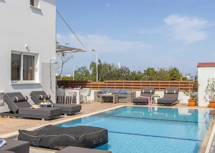 View 9 -fig Tree Bay-jacuzzi-hot Tub *