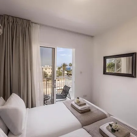 View 9 -fig Tree Bay-jacuzzi-hot Tub Holiday home *