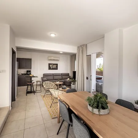 View 9 -fig Tree Bay-jacuzzi-hot Tub Holiday home