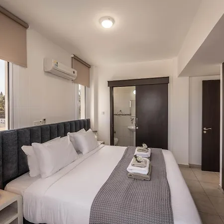 Holiday home View 9 -fig Tree Bay-jacuzzi-hot Tub Protaras