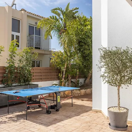 View 9 -fig Tree Bay-jacuzzi-hot Tub