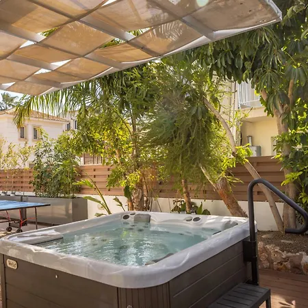 View 9 -fig Tree Bay-jacuzzi-hot Tub Holiday home Protaras