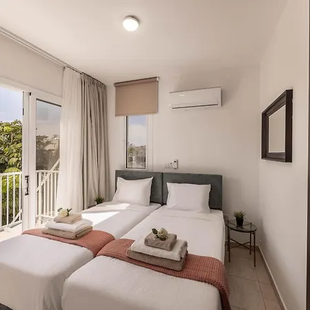 View 9 -fig Tree Bay-jacuzzi-hot Tub Holiday home Protaras