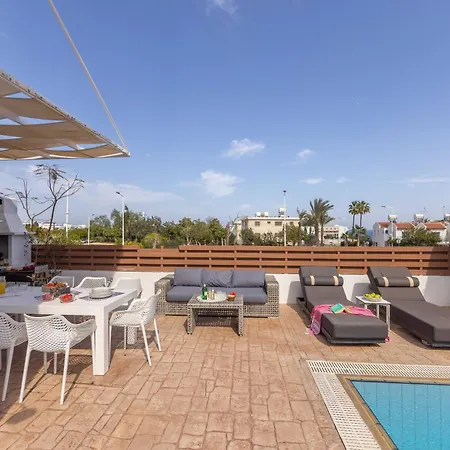 Holiday home View 9 -fig Tree Bay-jacuzzi-hot Tub Protaras