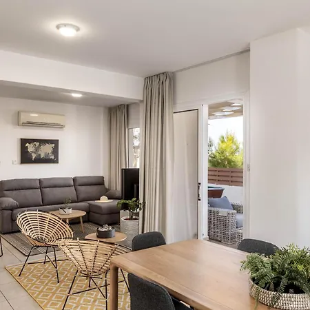 View 9 -fig Tree Bay-jacuzzi-hot Tub