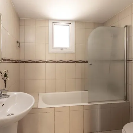 Holiday home View 9 -fig Tree Bay-jacuzzi-hot Tub *