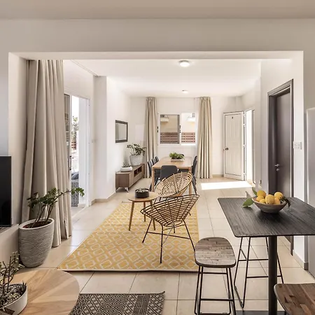 View 9 -fig Tree Bay-jacuzzi-hot Tub *