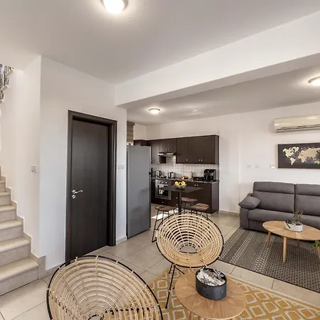 View 9 -fig Tree Bay-jacuzzi-hot Tub Holiday home *