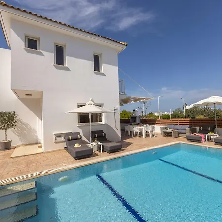 View 9 -fig Tree Bay-jacuzzi-hot Tub Protaras