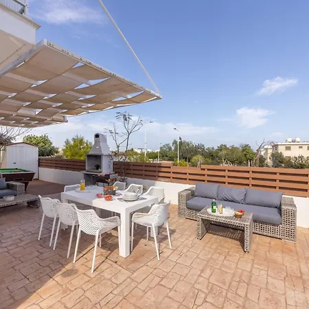 View 9 -fig Tree Bay-jacuzzi-hot Tub Holiday home *
