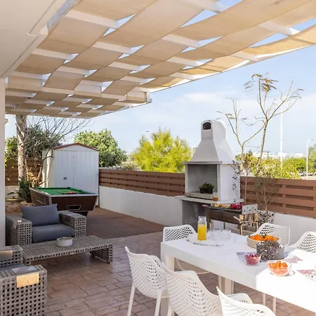 View 9 -fig Tree Bay-jacuzzi-hot Tub Holiday home