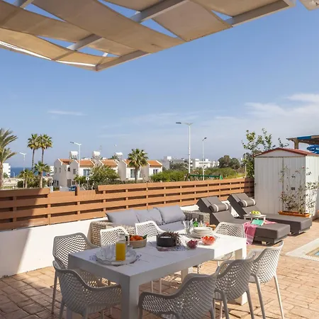 View 9 -fig Tree Bay-jacuzzi-hot Tub Ferienhaus Protaras