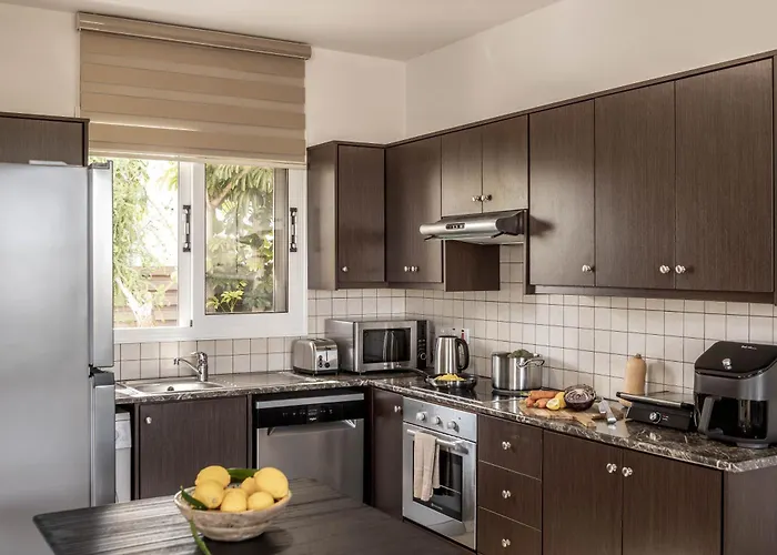 View 9 -fig Tree Bay-jacuzzi-hot Tub *