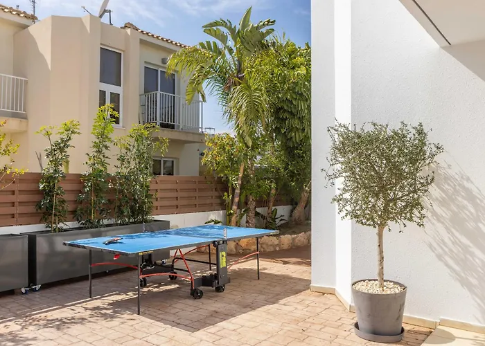 View 9 -fig Tree Bay-jacuzzi-hot Tub