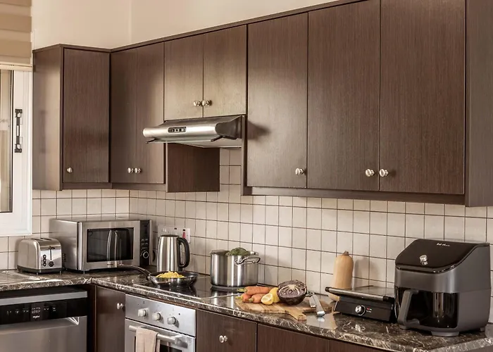 View 9 -fig Tree Bay-jacuzzi-hot Tub