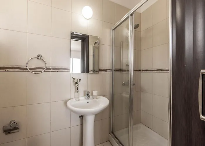 View 9 -fig Tree Bay-jacuzzi-hot Tub 普罗塔拉斯