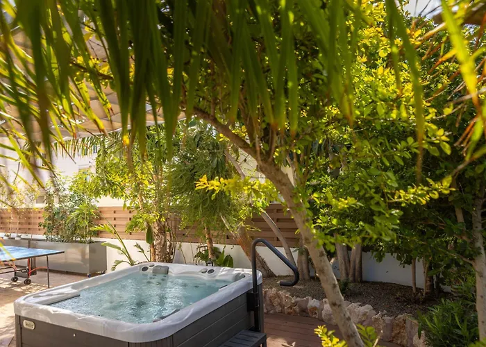 View 9 -fig Tree Bay-jacuzzi-hot Tub * 普罗塔拉斯